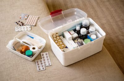 Ce trebuie să pui în trusa medicală de vacanță și de ce este utilă o rezervă de medicamente pentru 3-7 zile