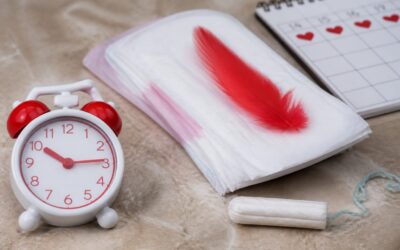 Ciclul menstrual neregulat poate indica 7 probleme de sănătate și necesită consult dacă sângerarea trece de 7 zile