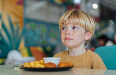 Cinci alimente populare pe care un cardiolog recomandă să le limitați în dieta copiilor