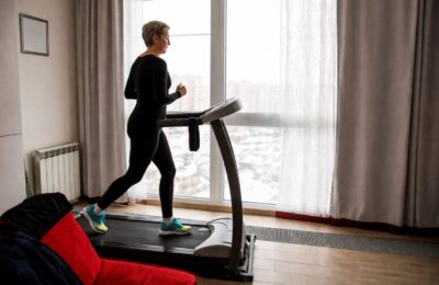 HIIT a redus grăsimea fără pierdere de masă musculară într-un studiu pe 123 de adulți cu vârsta medie de 72 de ani