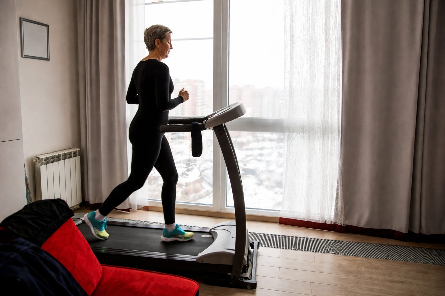 HIIT a redus grăsimea fără pierdere de masă musculară într-un studiu pe 123 de adulți cu vârsta medie de 72 de ani