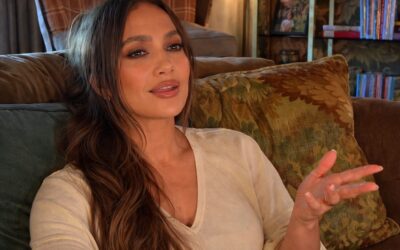 Jennifer Lopez a readus cureaua corset în prim plan printr o apariție all black la Paris