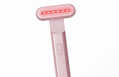 Solawave aduce acasă tratamente cu lumină roșie în sesiuni de 3 minute