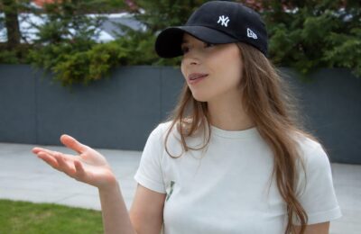 Un adolescent din trei are probleme de somn, iar telefonul și stresul le agravează oboseala
