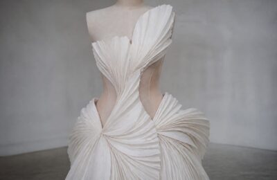 Anya Taylor Joy a purtat o rochie couture din hârtie și tulle transparent