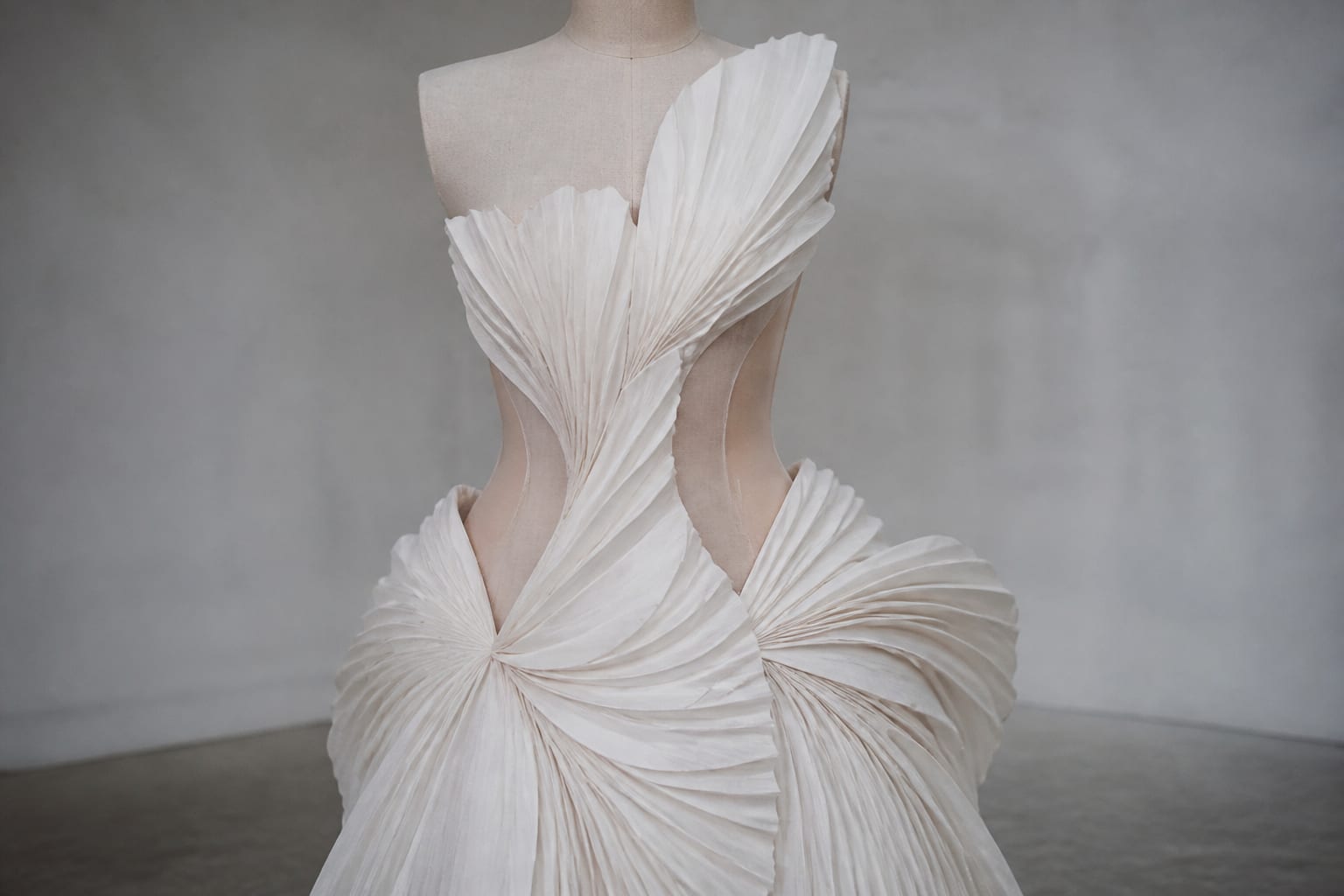 Anya Taylor Joy a purtat o rochie couture din hârtie și tulle transparent