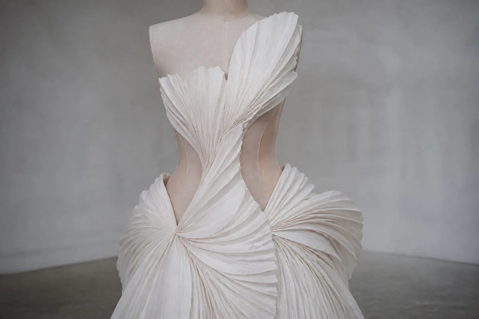 Anya Taylor Joy a purtat o rochie couture din hârtie și tulle transparent