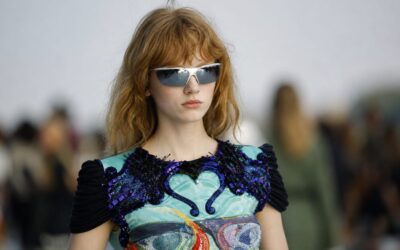 Debutul lui Simone Rizzo și Loris Messina la Moschino aduce trei piese absurde pe podium, dar nu fixează o direcție clară