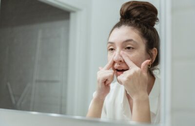 Cum se aleg dischetele exfoliante după ten, de la formule cu 1% acid lactic la cele cu 10% acid glicolic