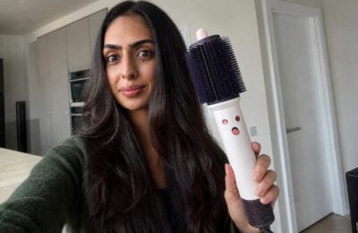 Dyson airsmooth costă £199 și a dat un rezultat similar cu airwrap pe părul drept testat