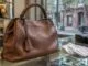 Louis Vuitton a închis cinci magazine în China, unde cumpărătorii se îndreaptă spre luxul second-hand